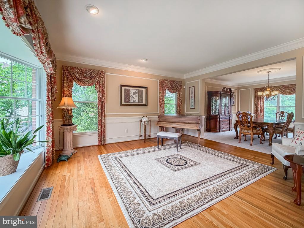 AFTON CHASE - Residential