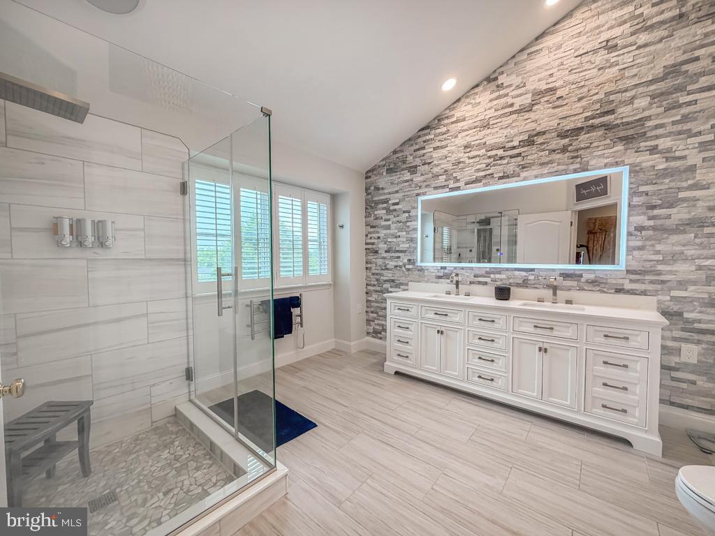 AFTON CHASE - Residential