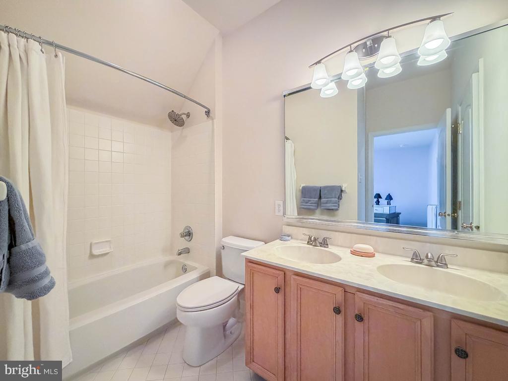 AFTON CHASE - Residential