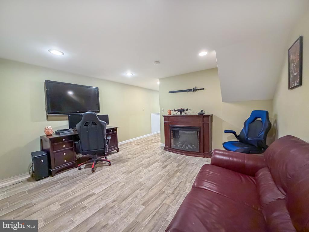 AFTON CHASE - Residential