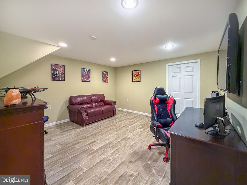 AFTON CHASE - Residential