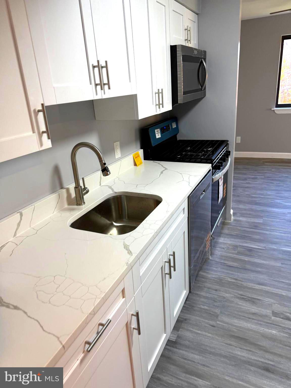 TREOVER CONDOMINIUM - Residential Lease