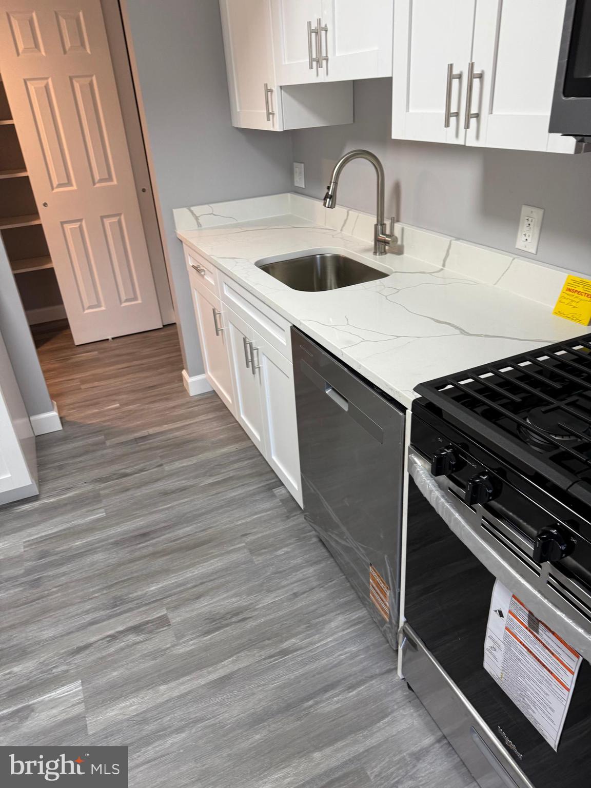 TREOVER CONDOMINIUM - Residential Lease