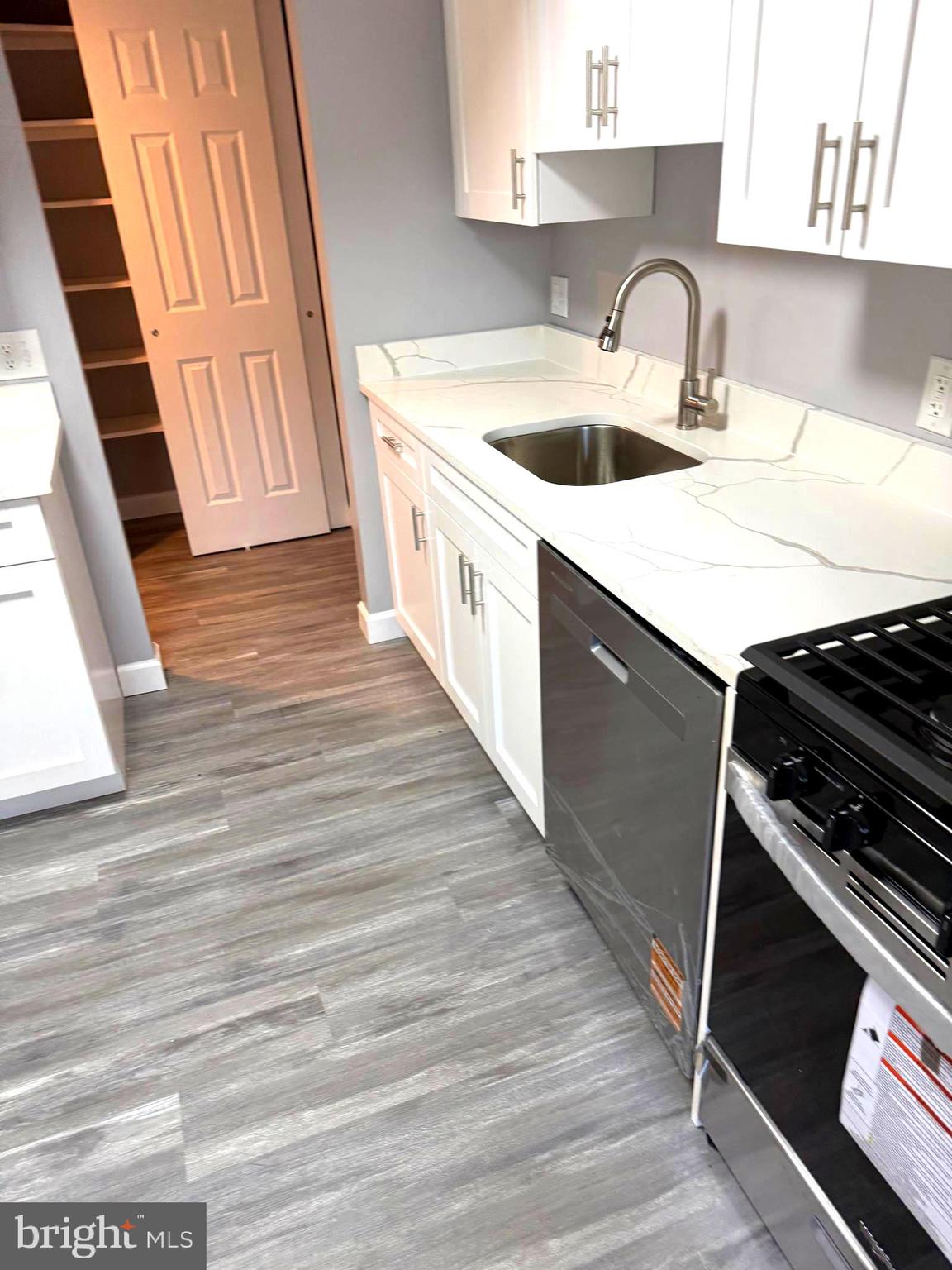 TREOVER CONDOMINIUM - Residential Lease