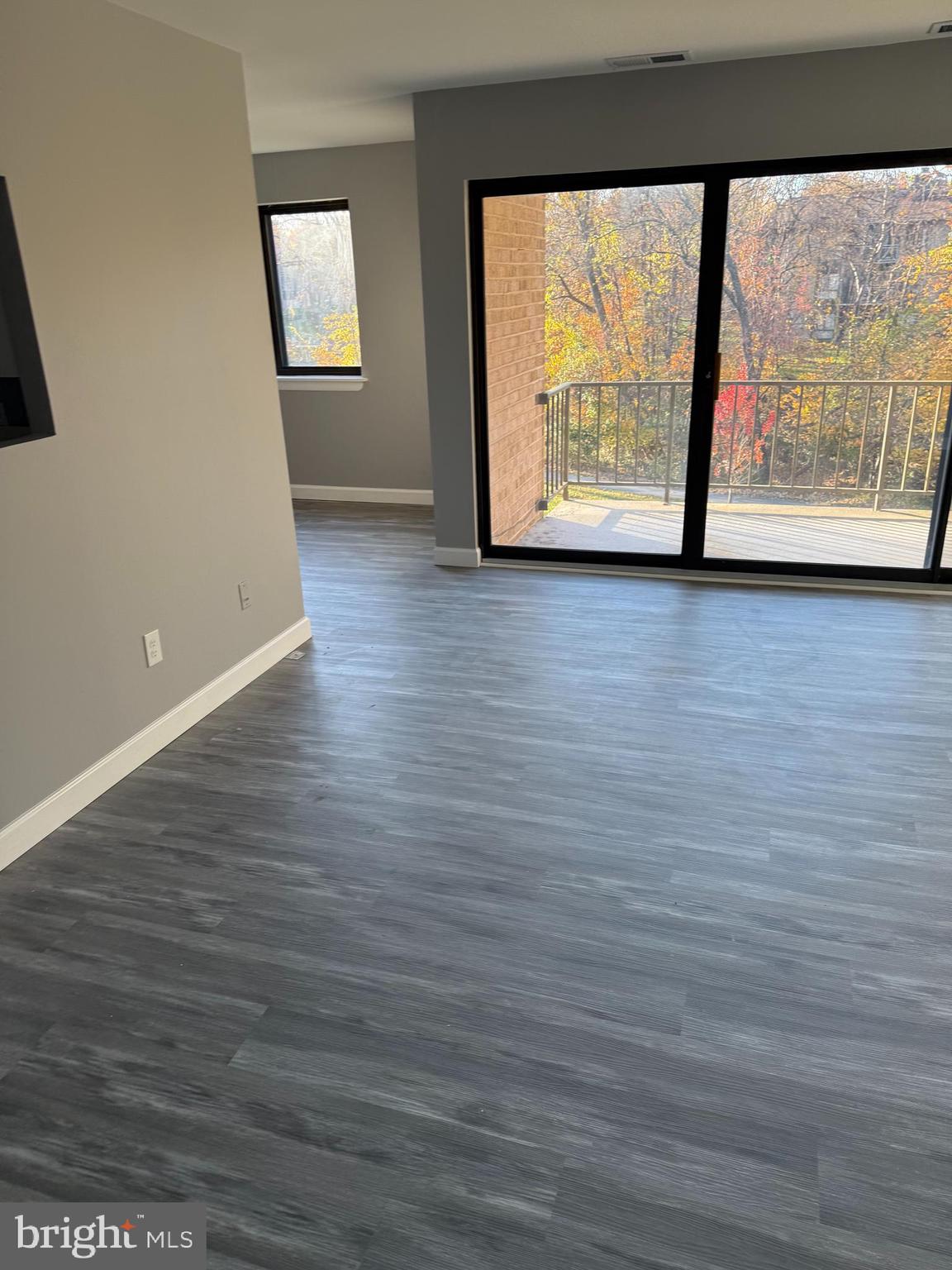 TREOVER CONDOMINIUM - Residential Lease