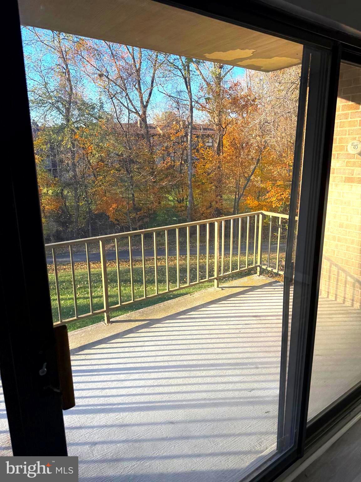 TREOVER CONDOMINIUM - Residential Lease