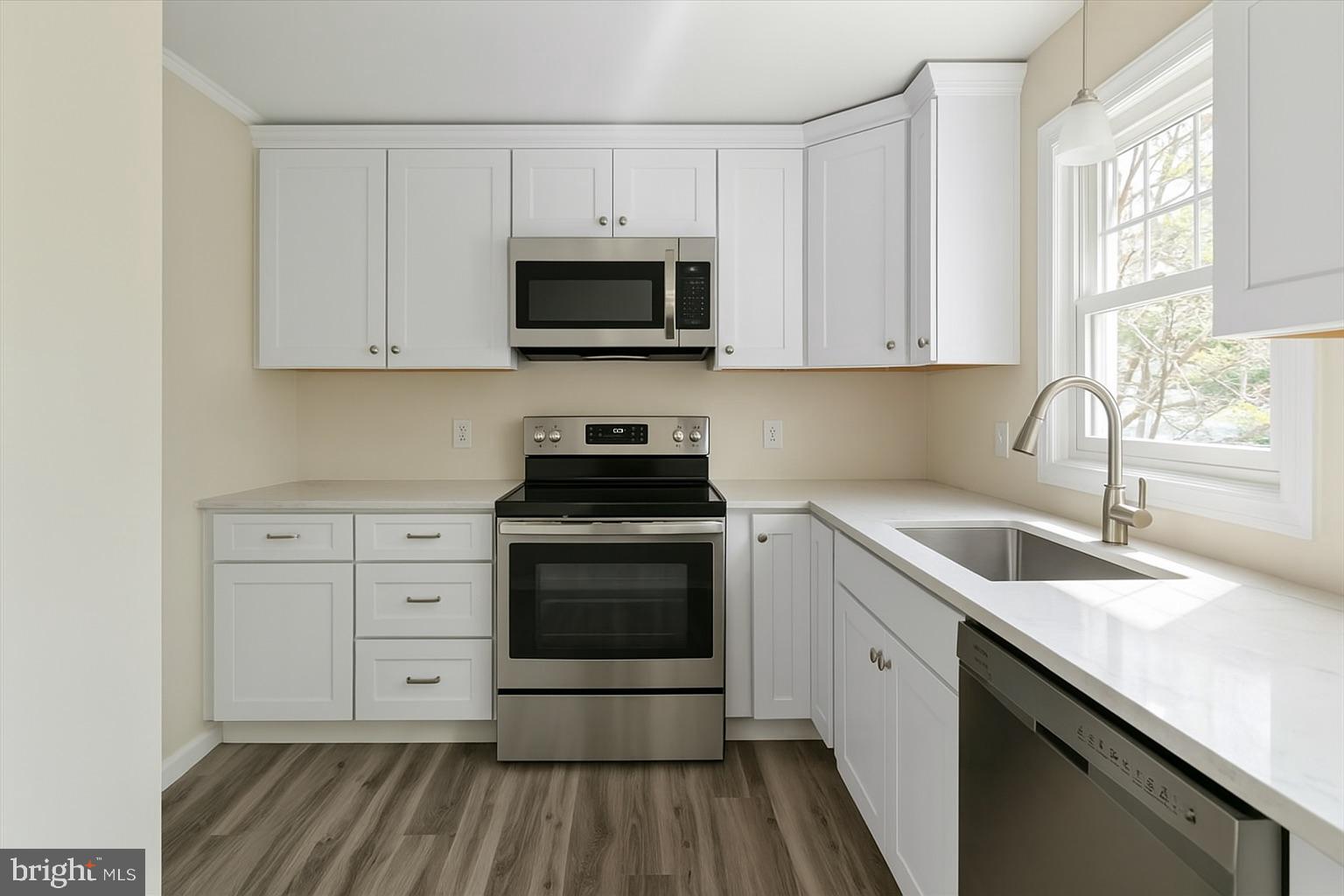 WESTMINSTER SQUARE - Residential