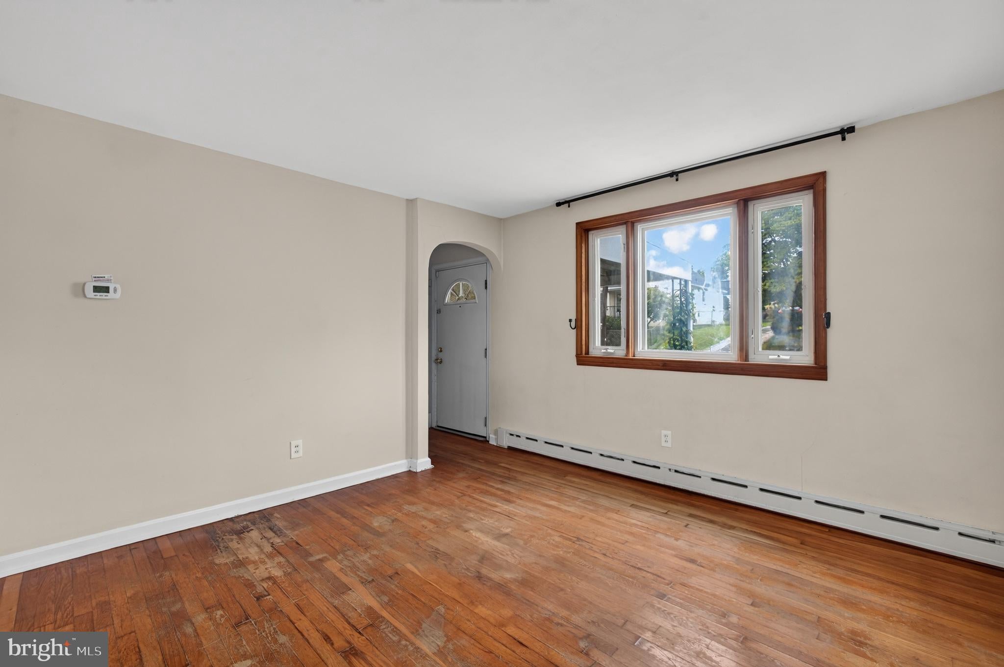 813 MONTGOMERY AVENUE