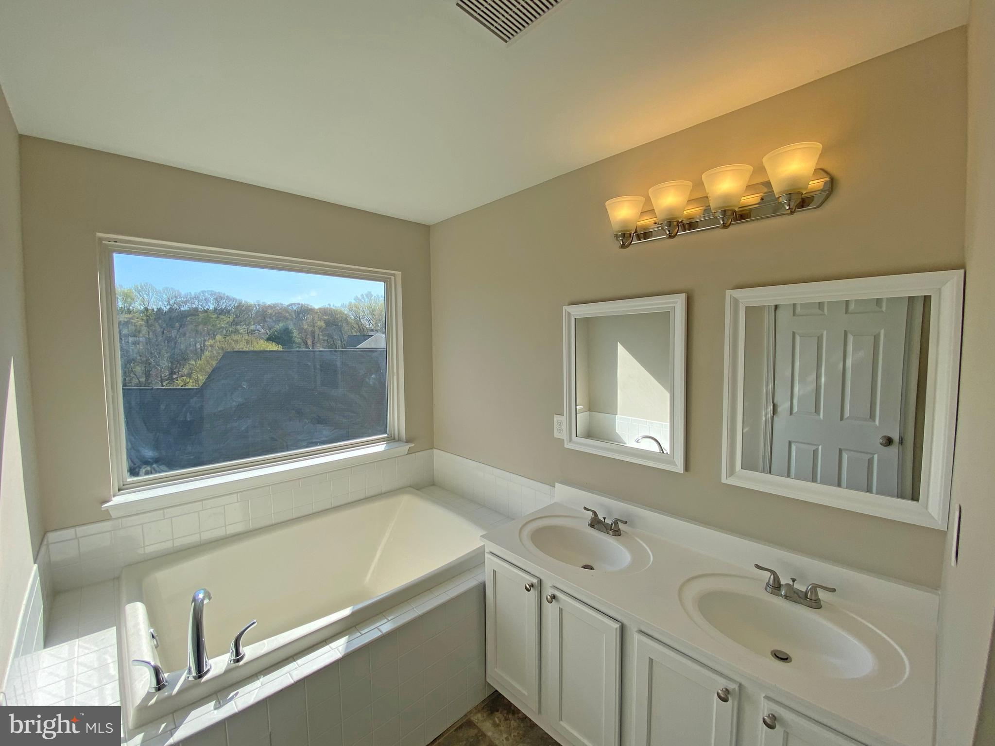 LINDEN WAY - Residential