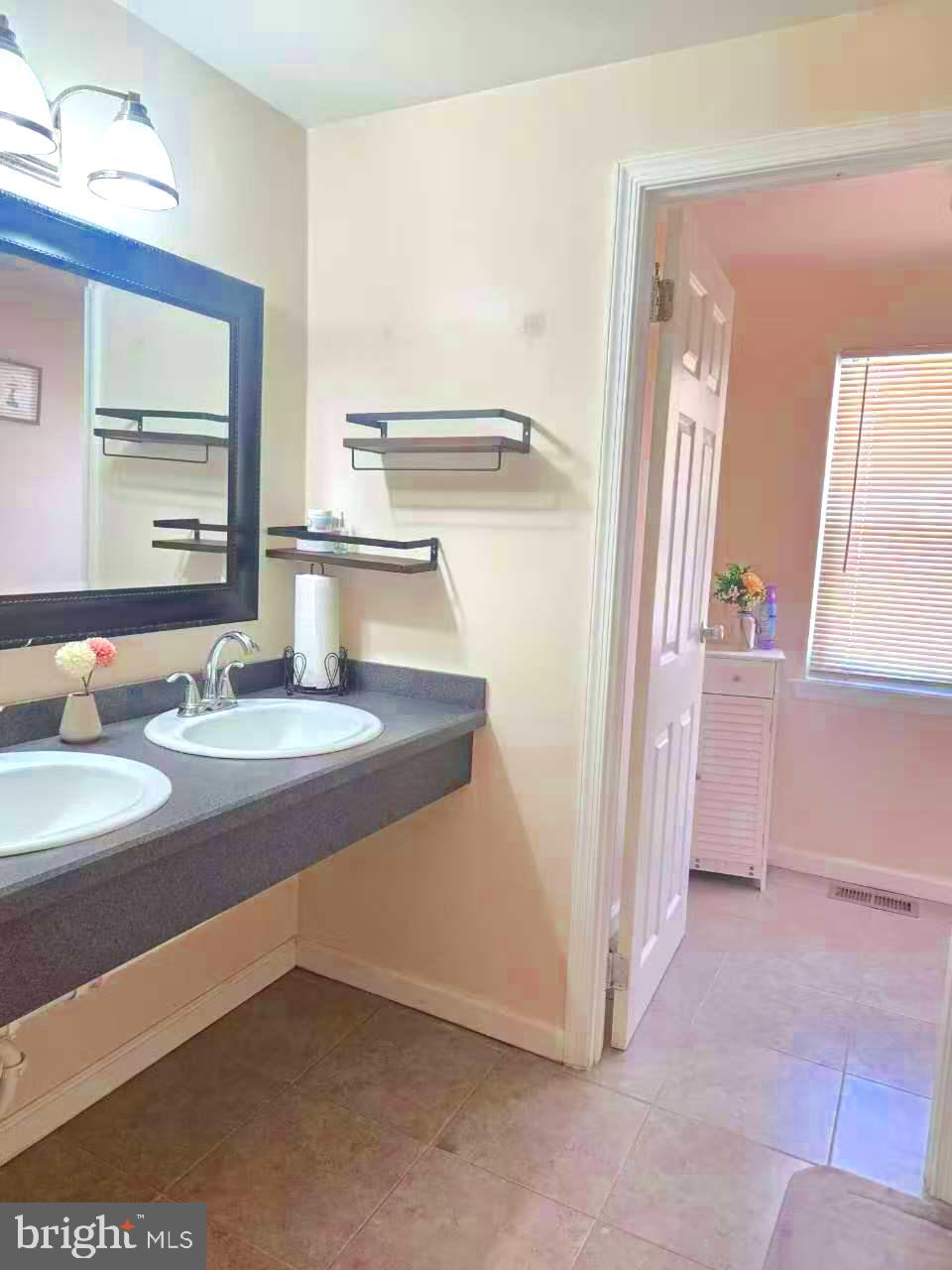 SOMERTON - Residential