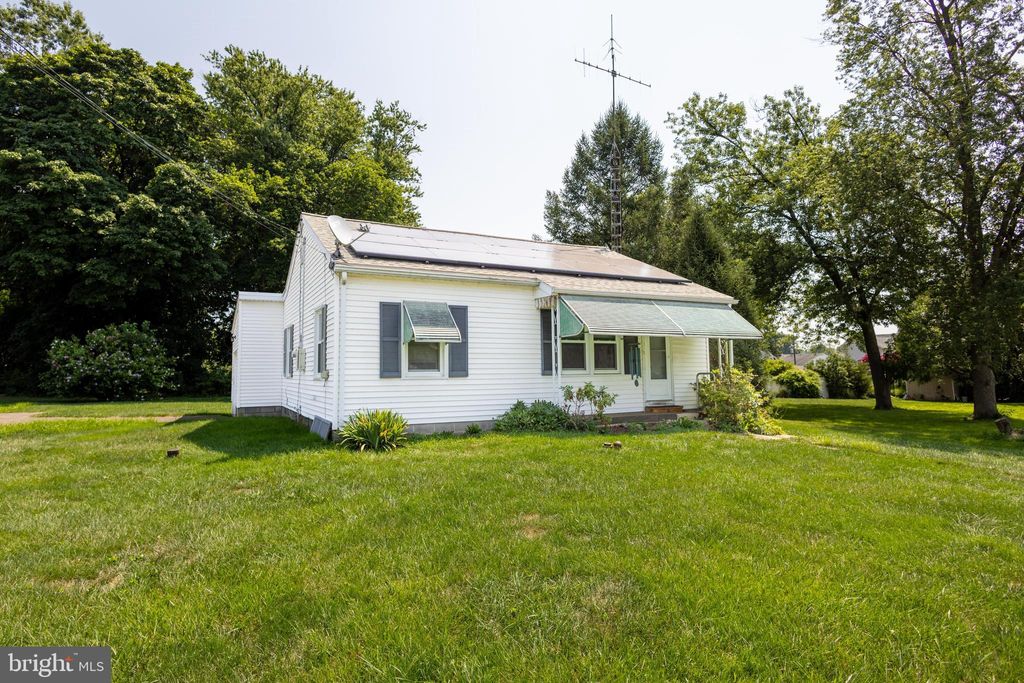 Photo of 25 Pleasant View Avenue, WILLOW STREET, PA 17584 (MLS # PALA2055042)