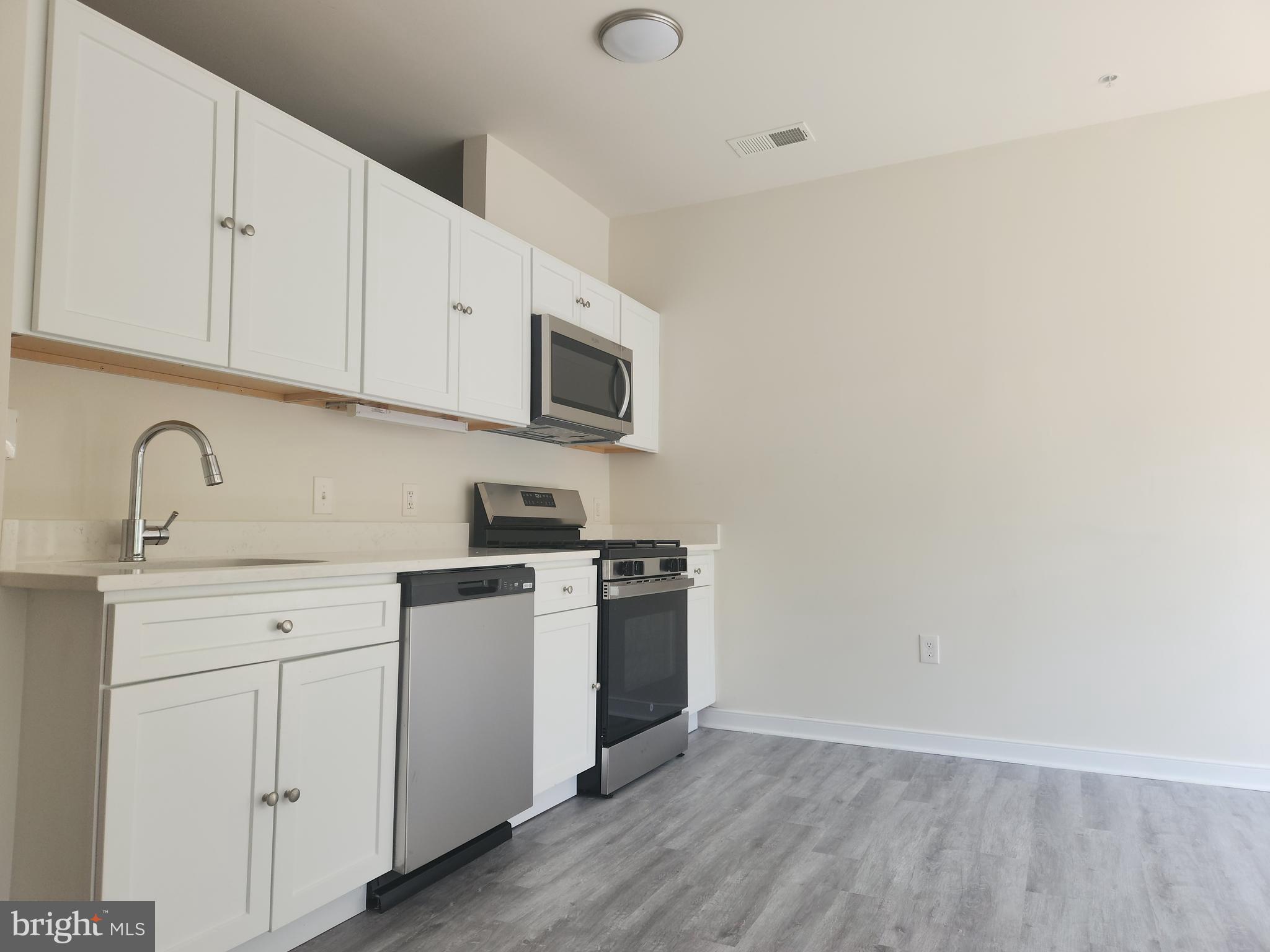 8045 AT SILVER SPRING METRO - Residential