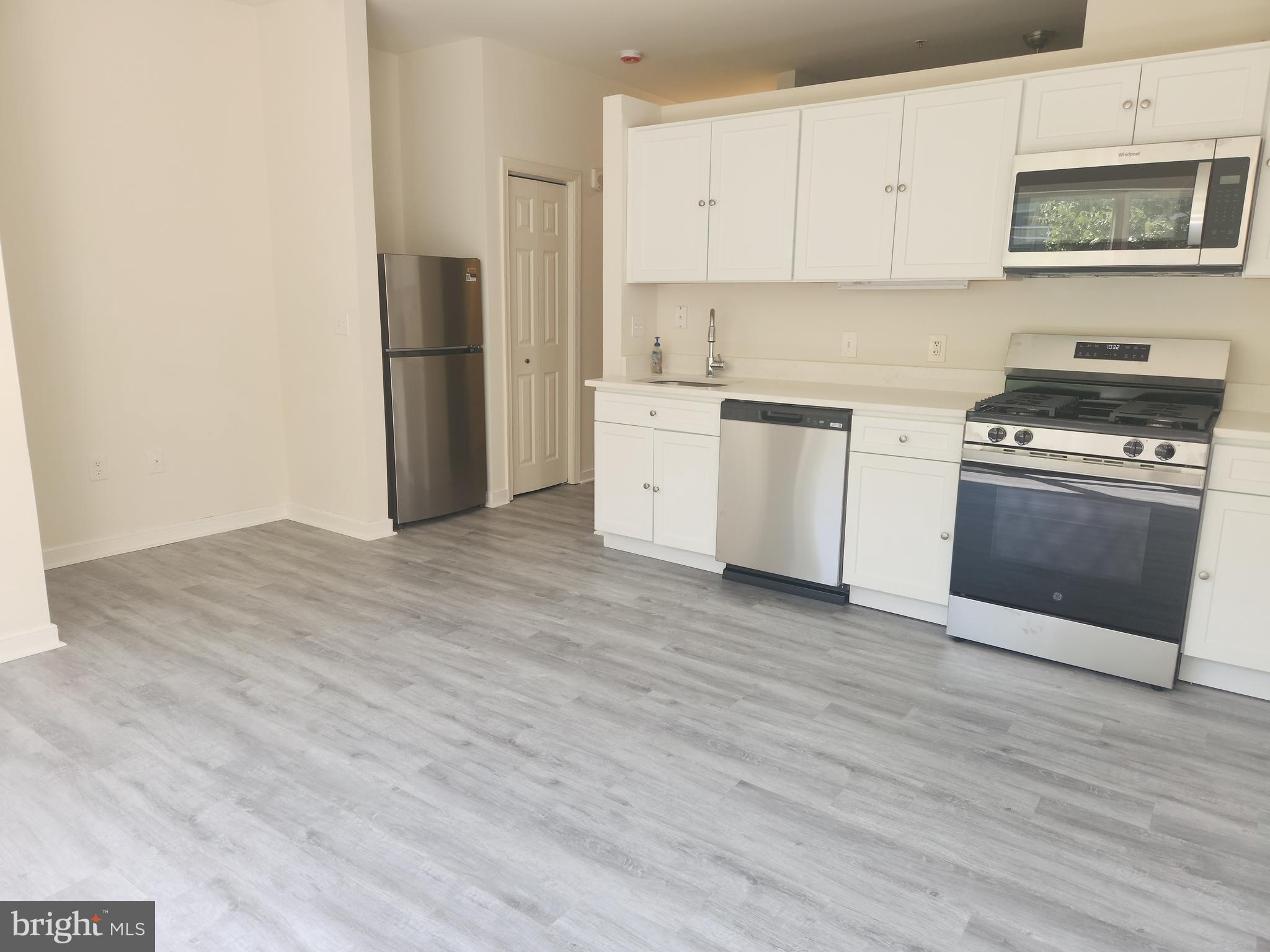 8045 AT SILVER SPRING METRO - Residential