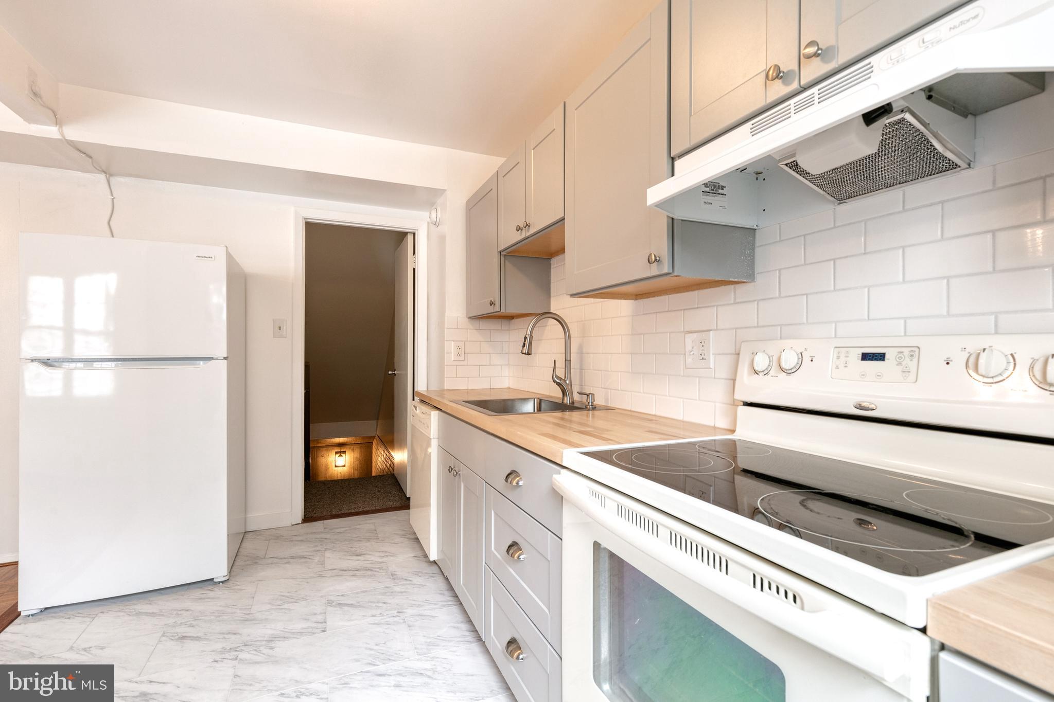 BELMONT SOUTH - Residential Lease