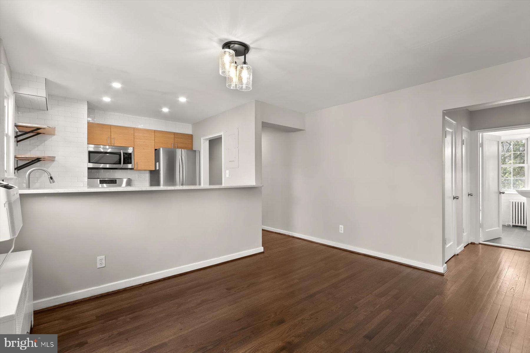 ROCK CREEK VILLAGE CONDOMINIUMS - Residential