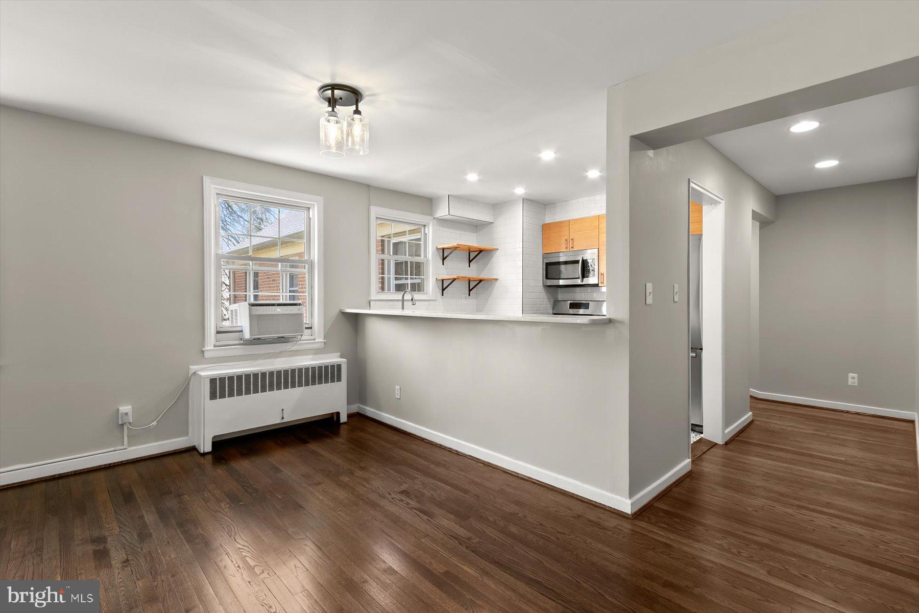 ROCK CREEK VILLAGE CONDOMINIUMS - Residential