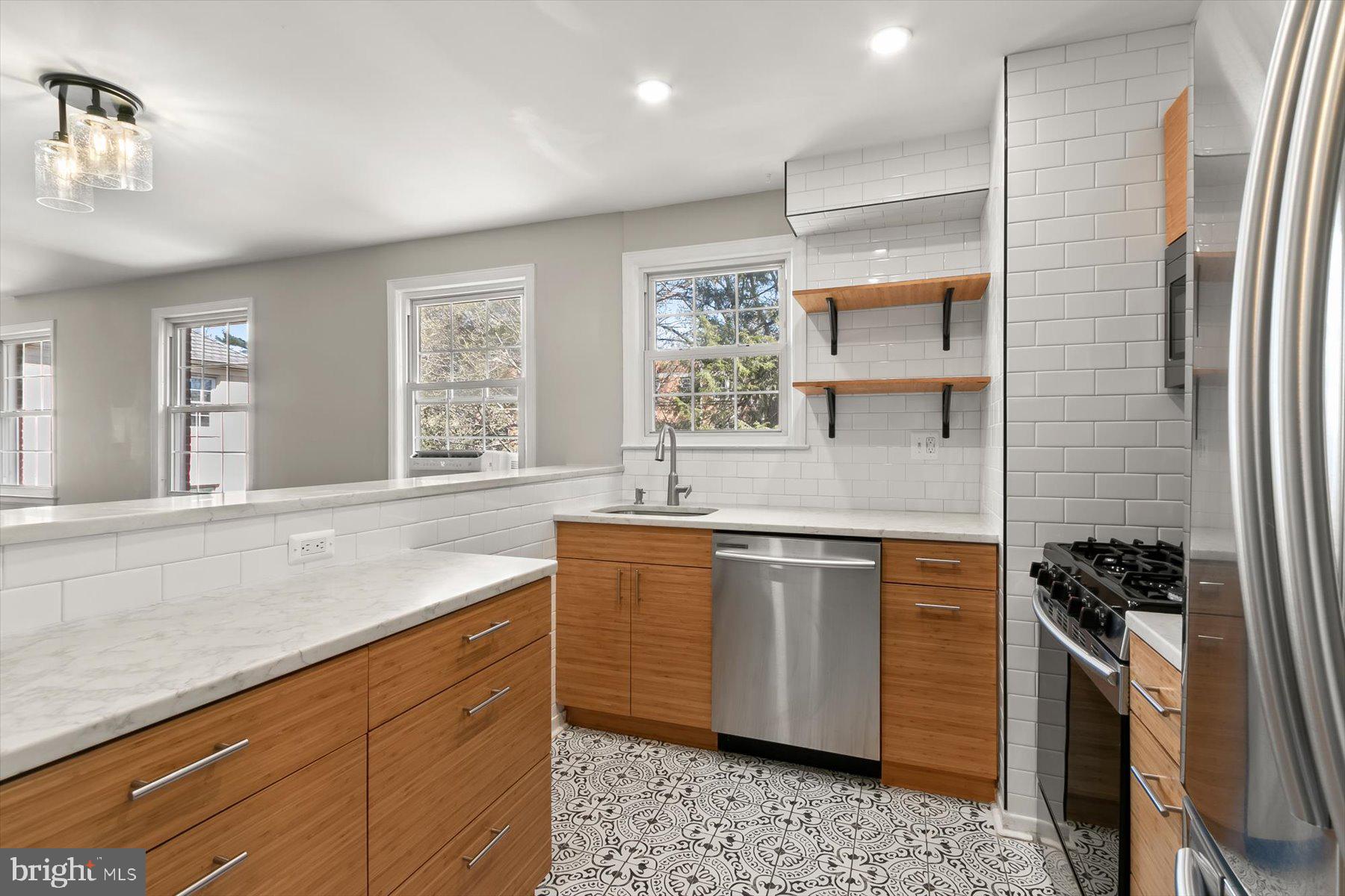 ROCK CREEK VILLAGE CONDOMINIUMS - Residential