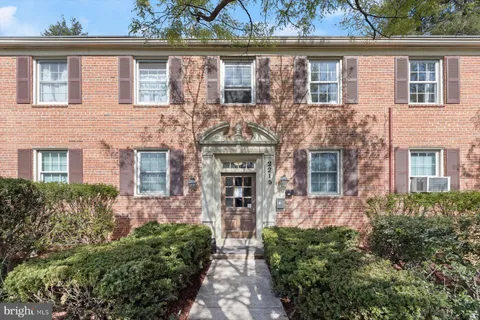 2215 Washington Avenue Unit 202, Silver Spring, MD MLS: MDMC2172636