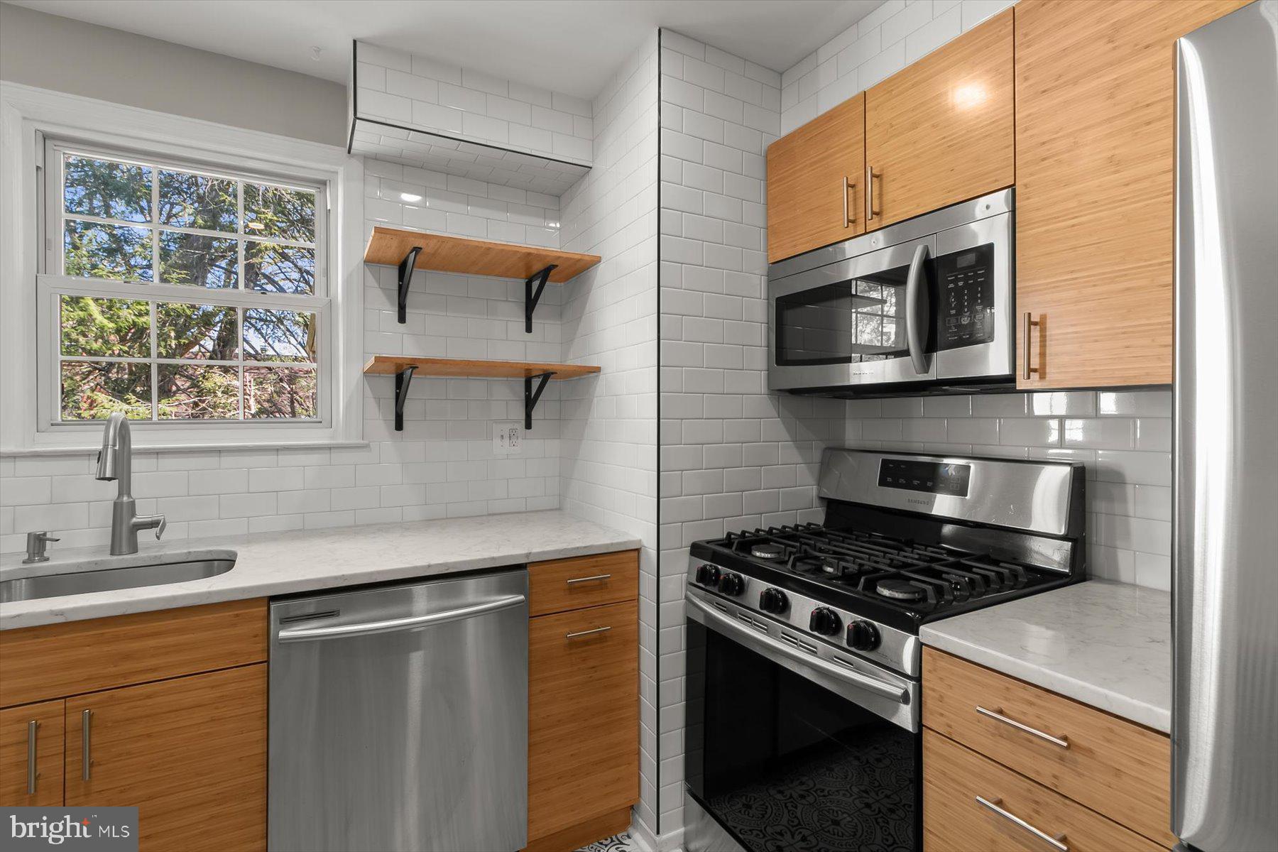 ROCK CREEK VILLAGE CONDOMINIUMS - Residential