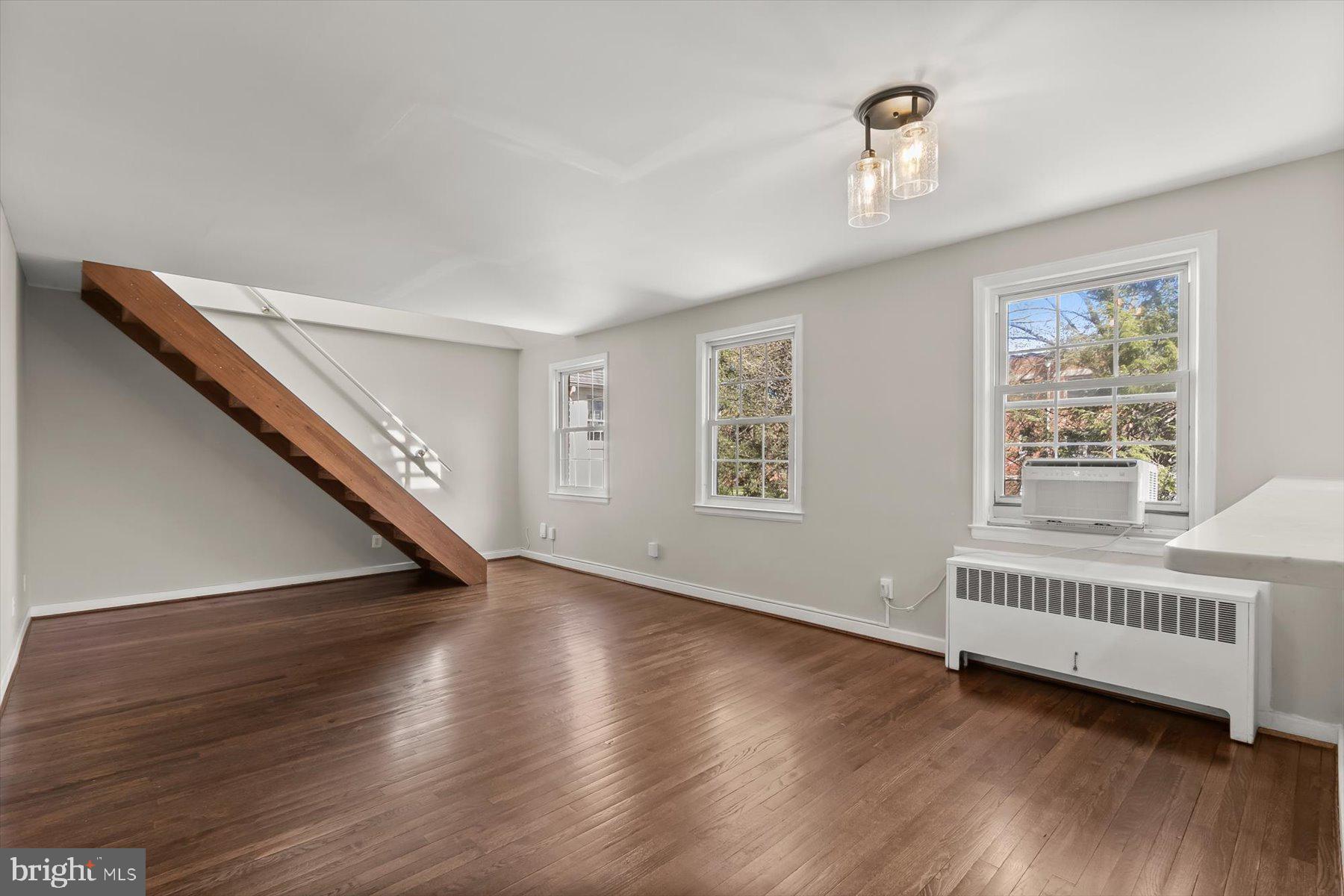 ROCK CREEK VILLAGE CONDOMINIUMS - Residential