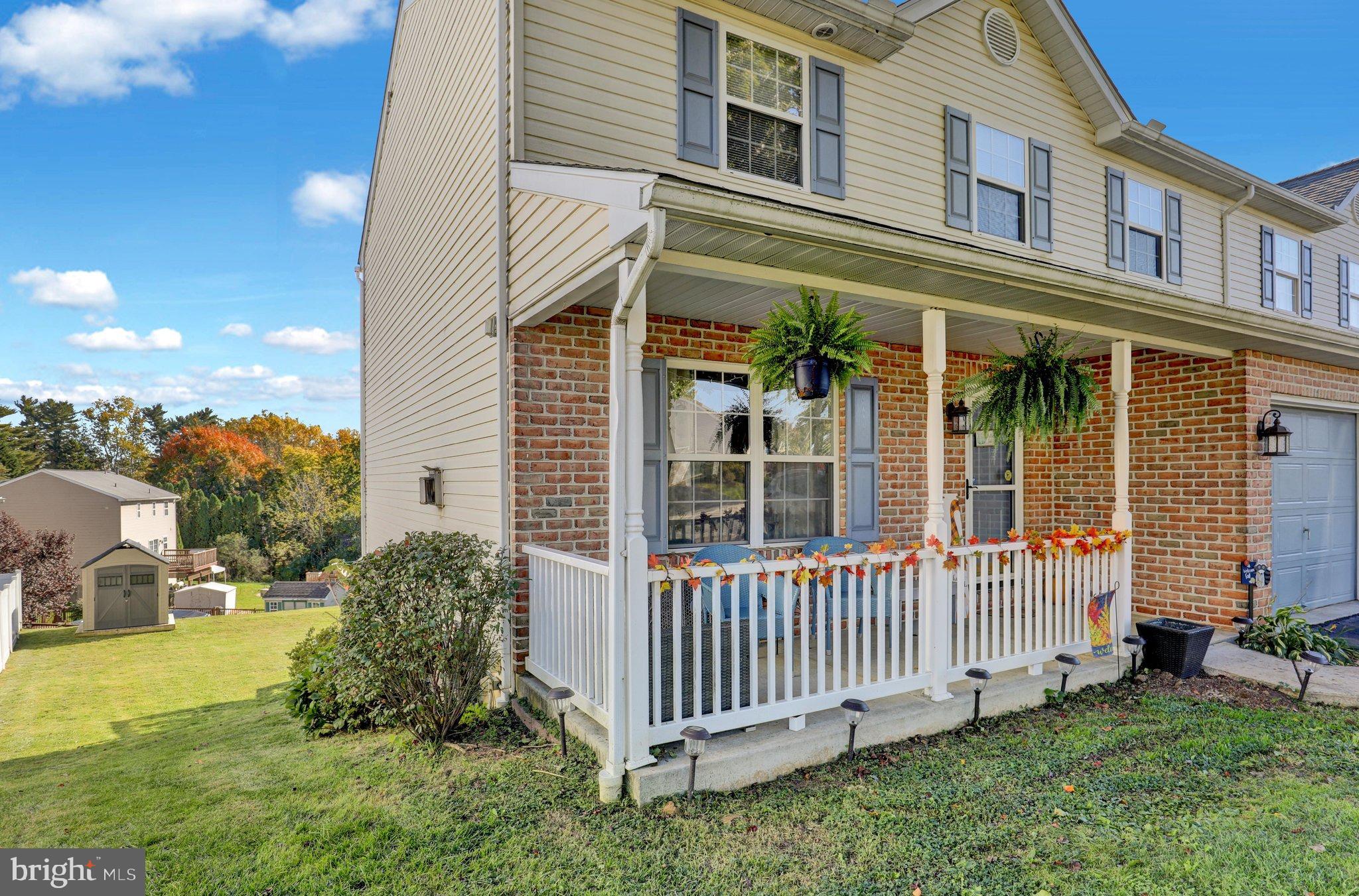 1023 AMITY CIRCLE