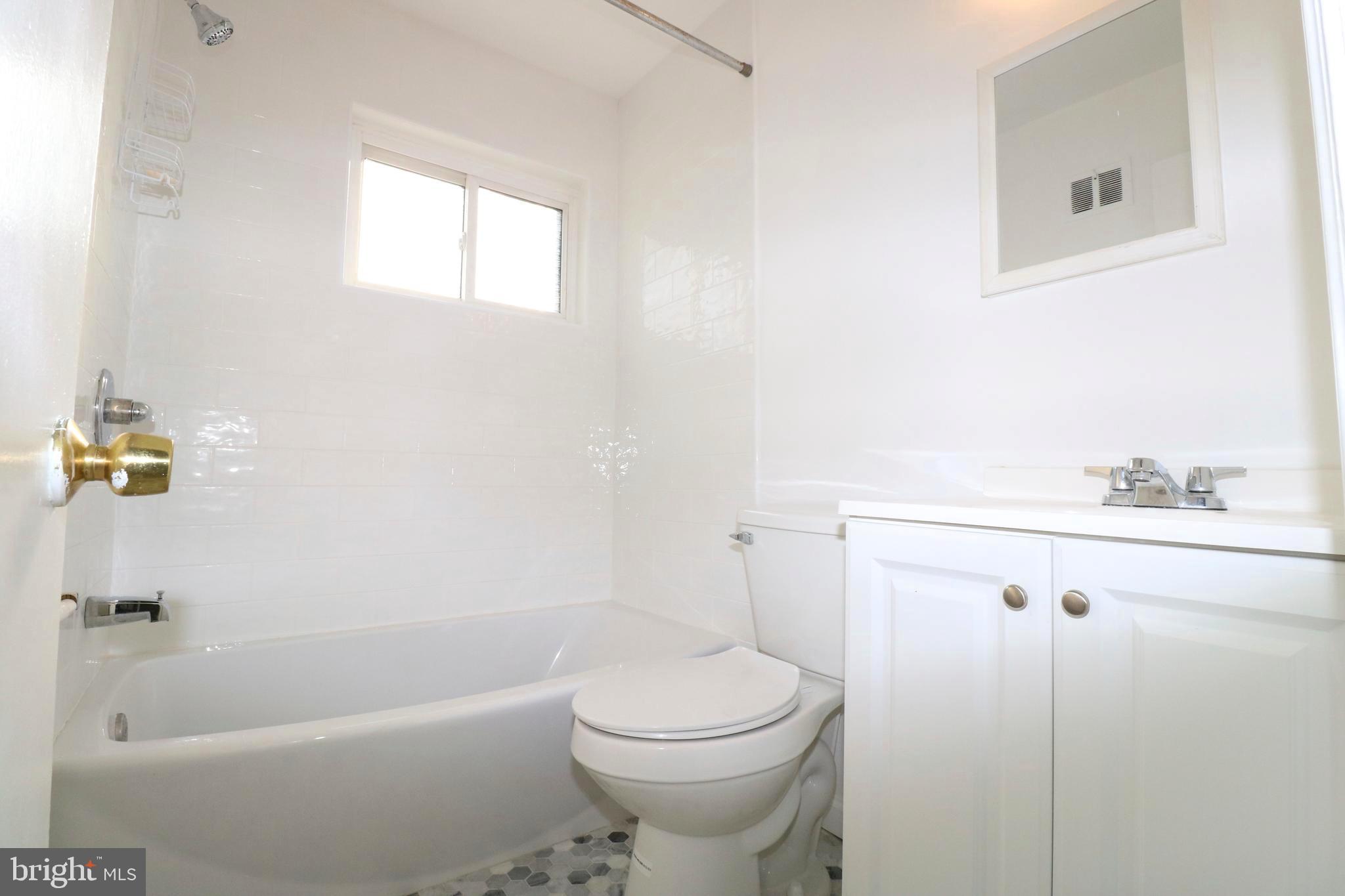 IVERSON MEWS - Residential Lease