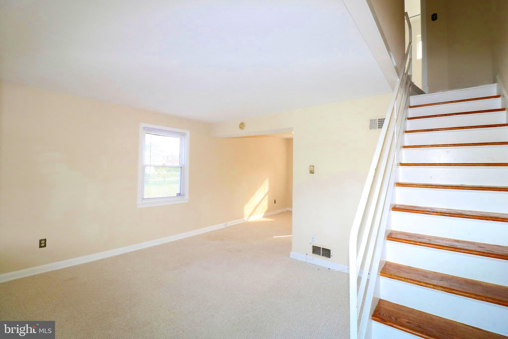 IVERSON MEWS - Residential Lease