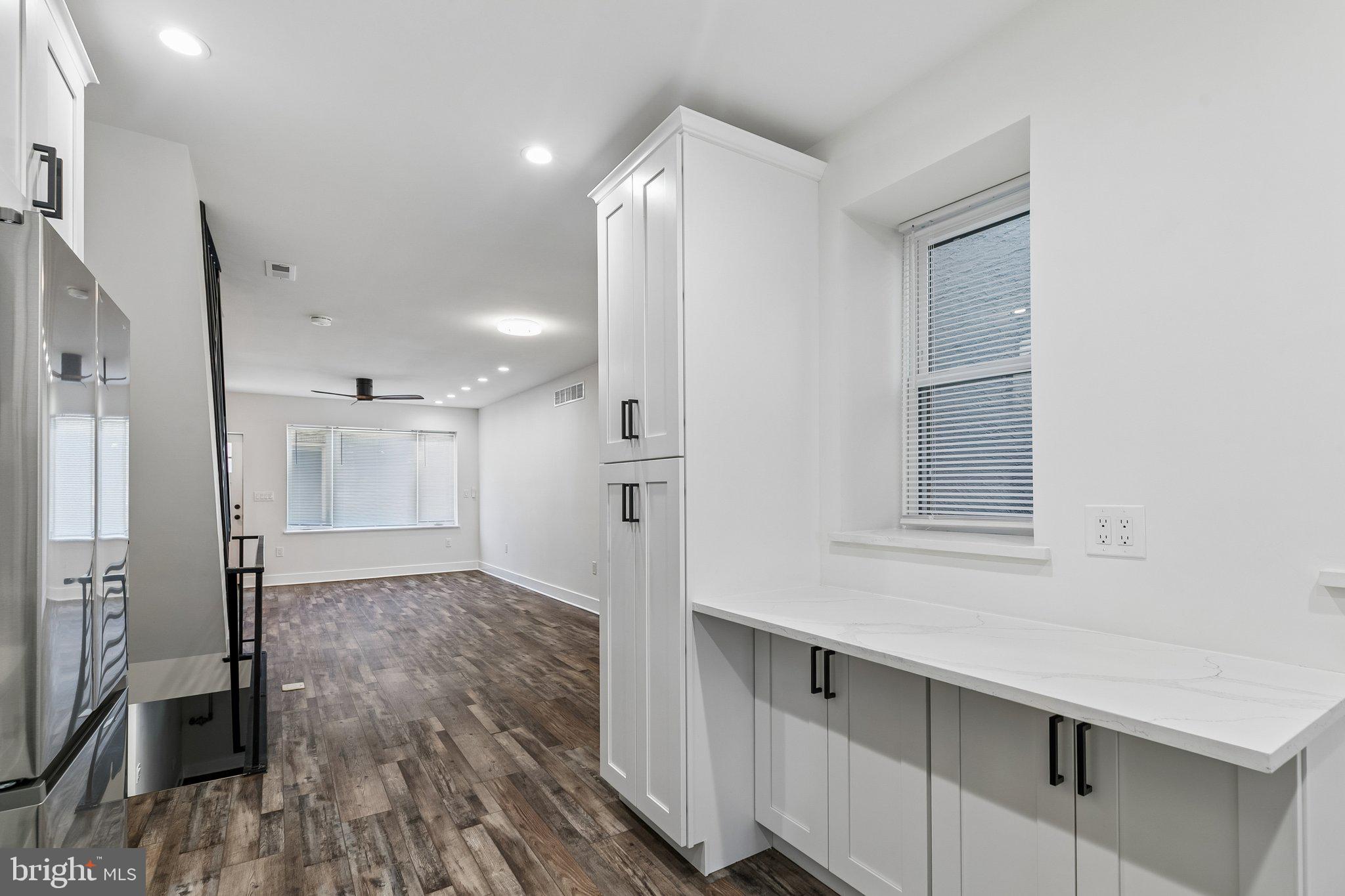 PORT RICHMOND - Residential