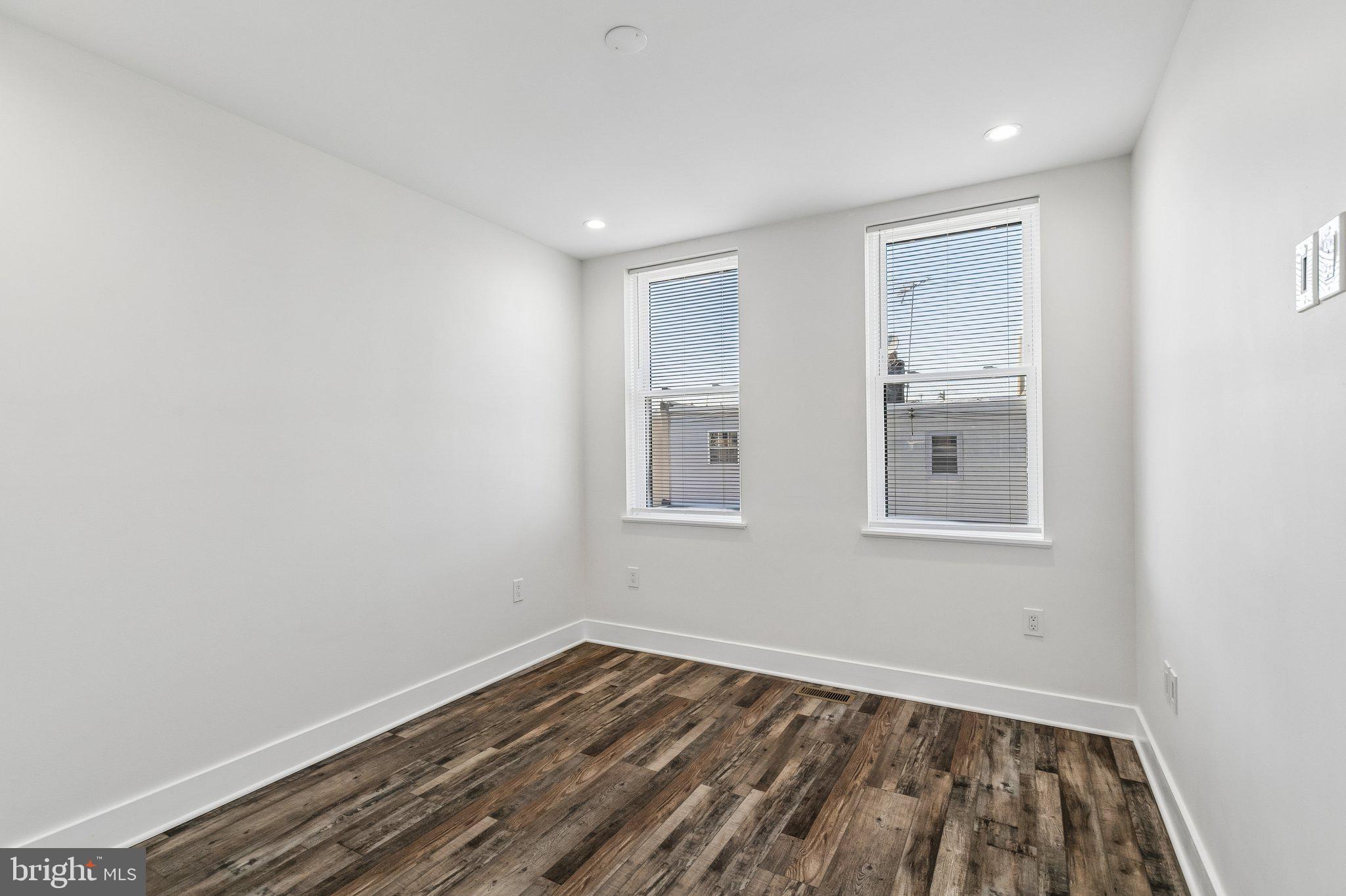 PORT RICHMOND - Residential