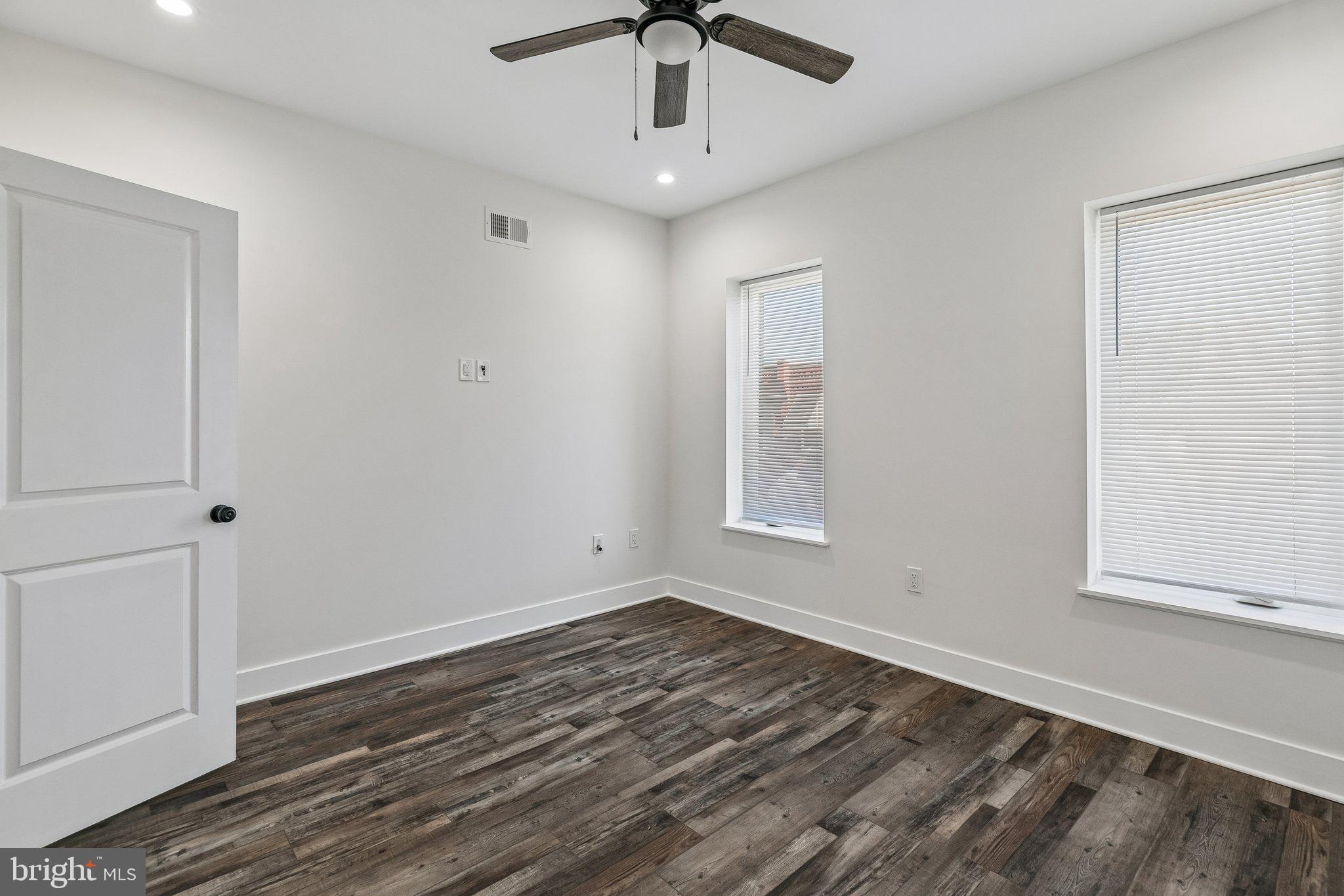 PORT RICHMOND - Residential