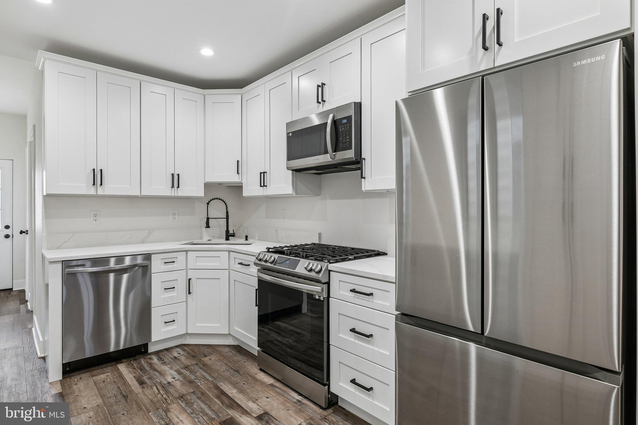 PORT RICHMOND - Residential