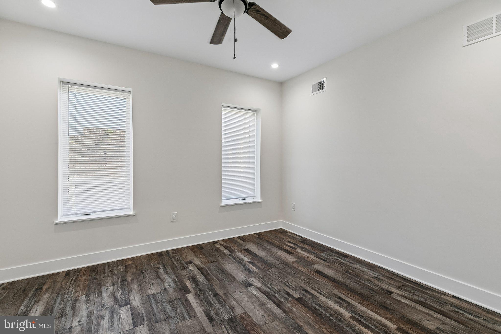 PORT RICHMOND - Residential