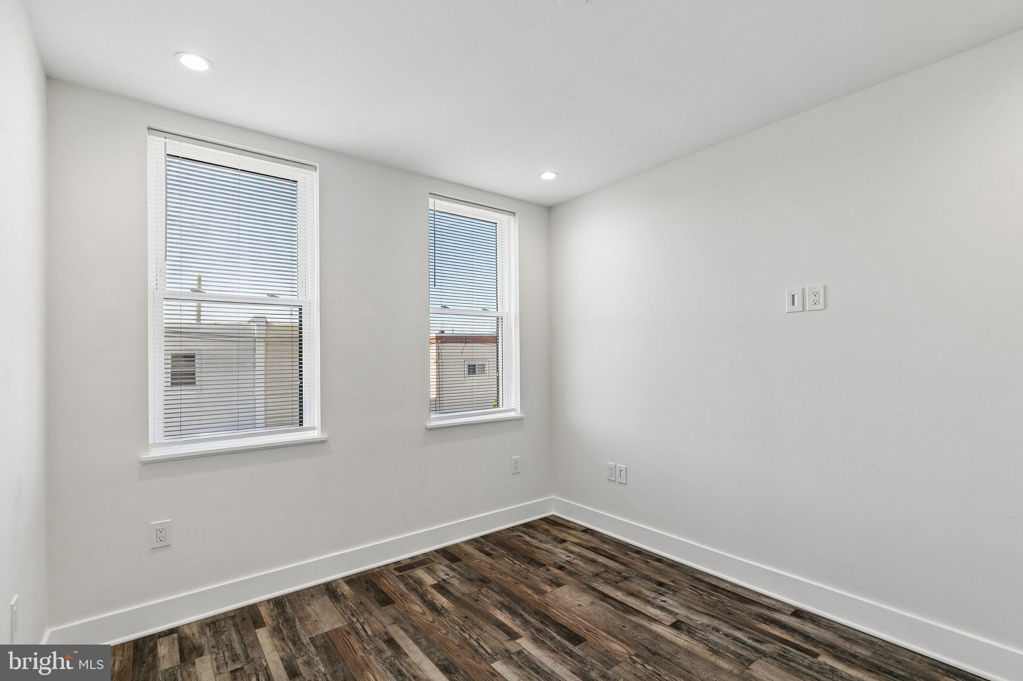 PORT RICHMOND - Residential