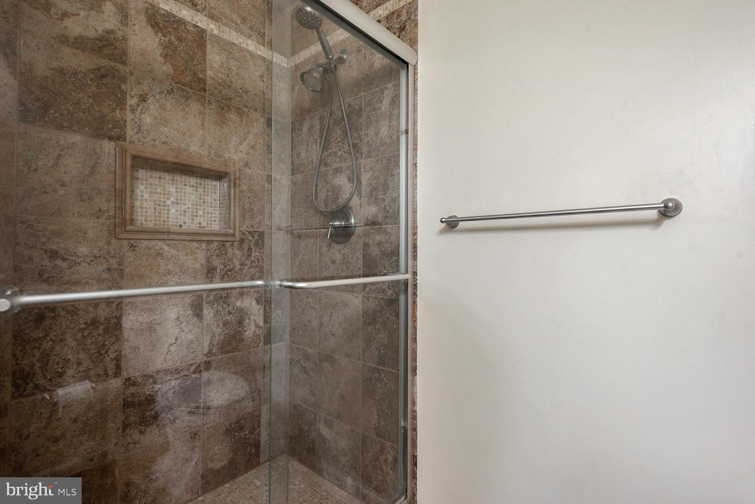 GLEN COVE - Residential