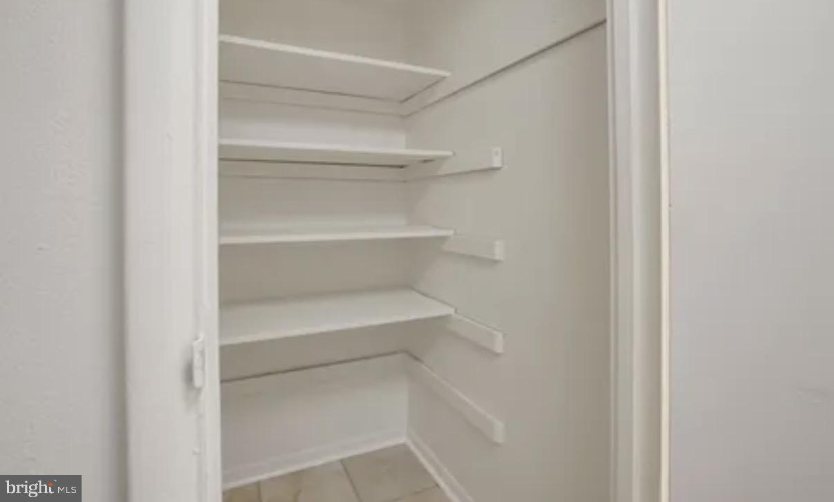 SAXONY SQUARE - Residential