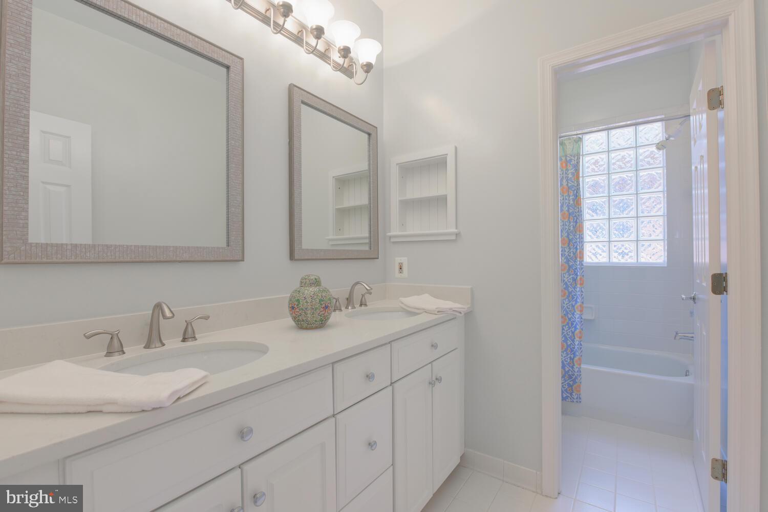 LAMBIANCE OF MCLEAN - Residential