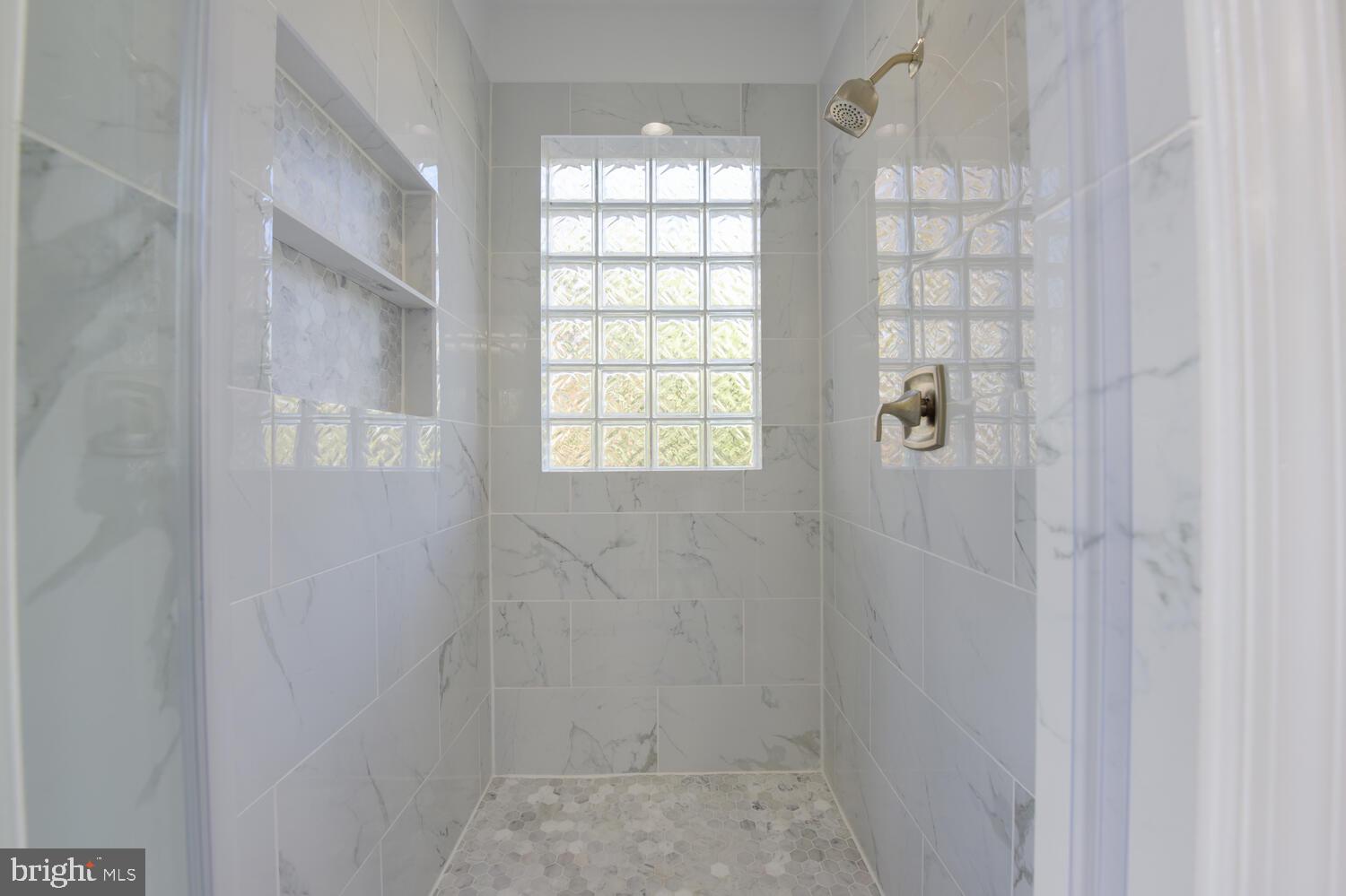 LAMBIANCE OF MCLEAN - Residential