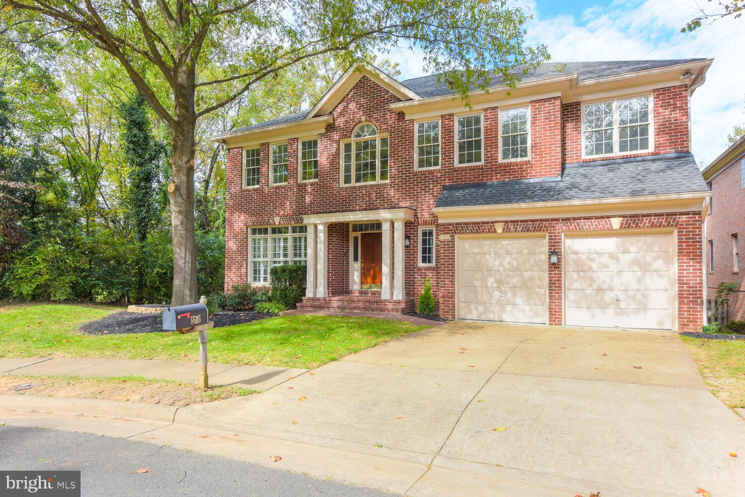 LAMBIANCE OF MCLEAN - Residential