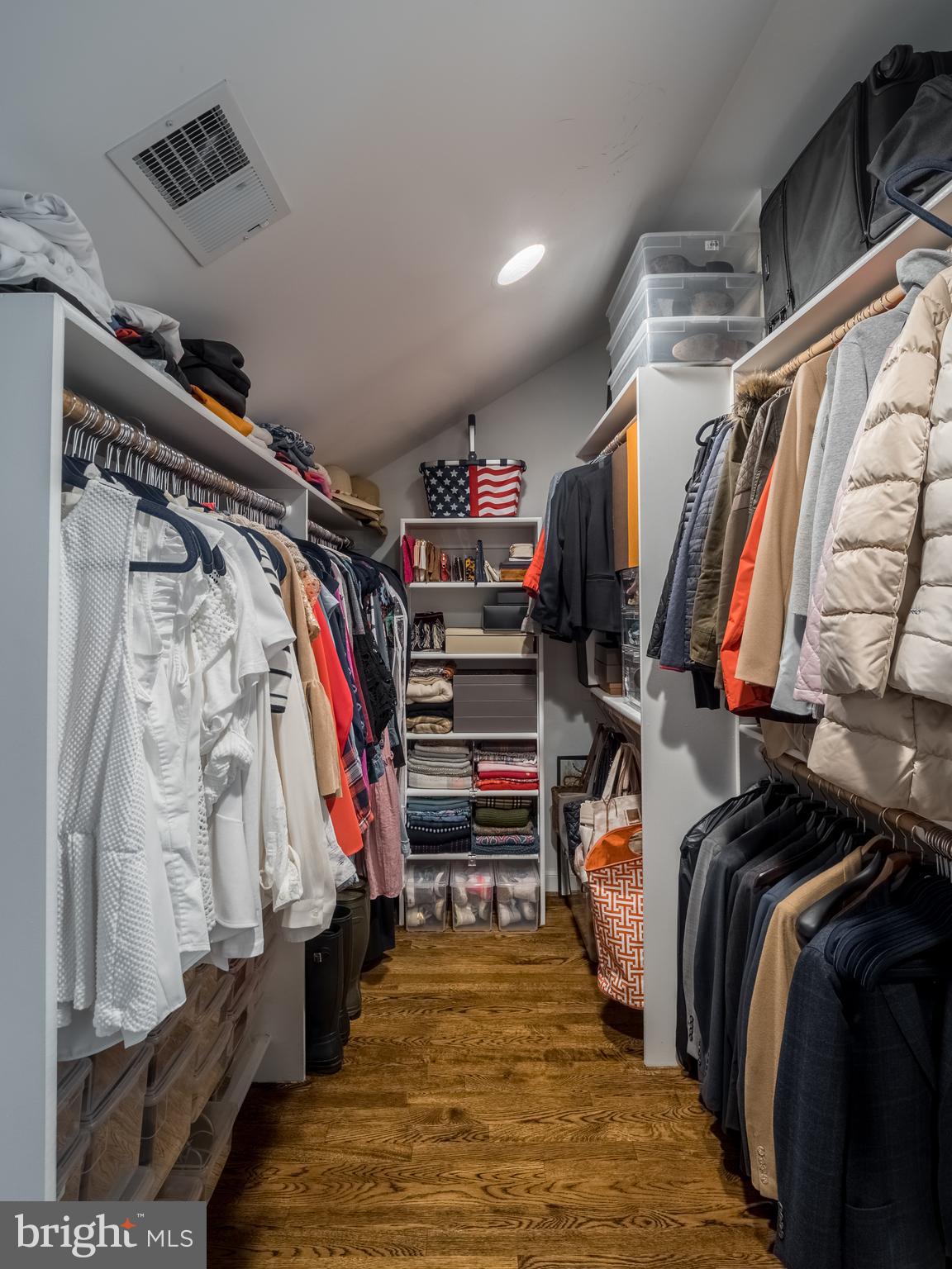 WOODACRES - Residential