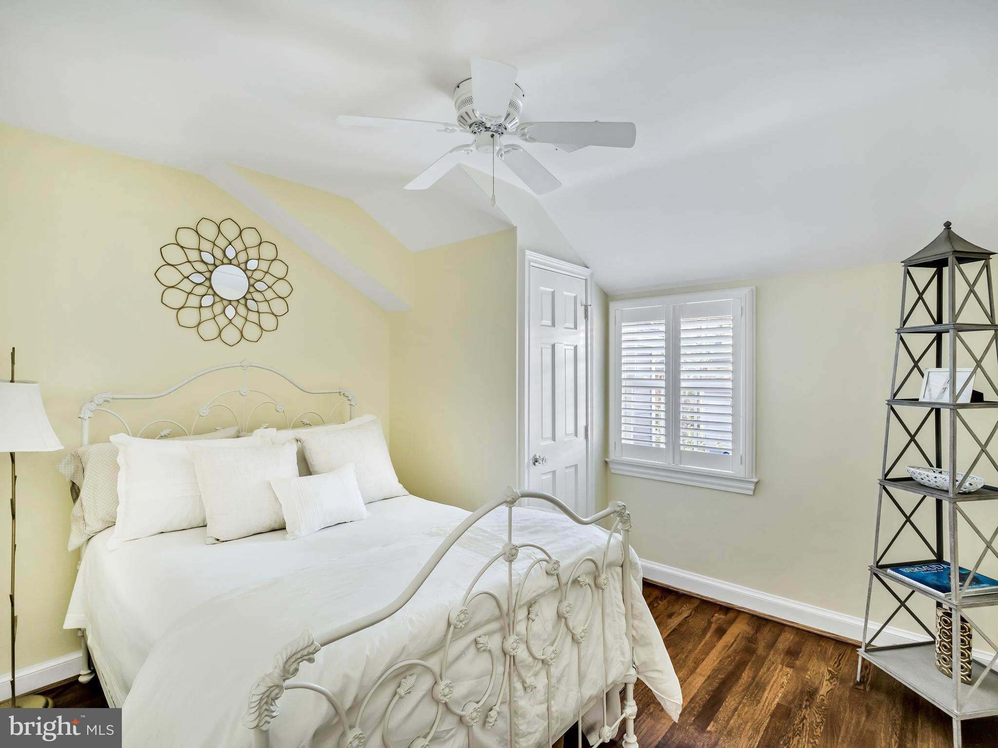 WOODACRES - Residential