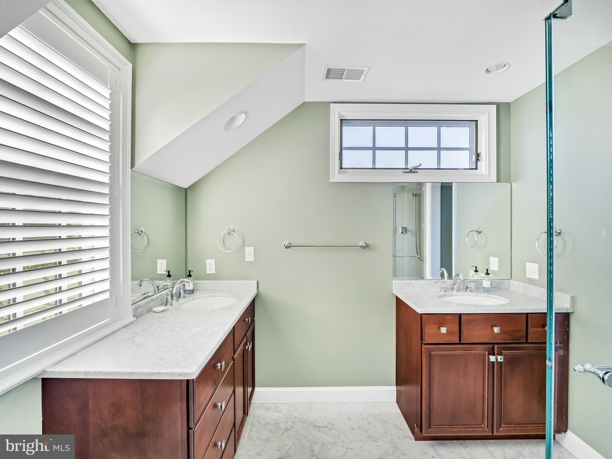 WOODACRES - Residential