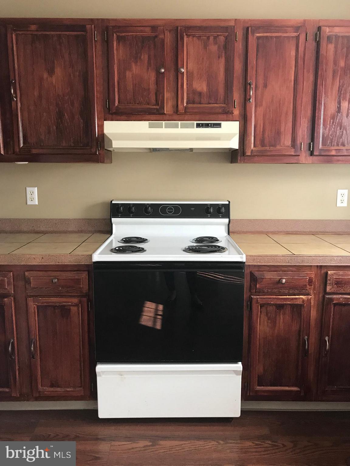 ELKTON - Residential Lease