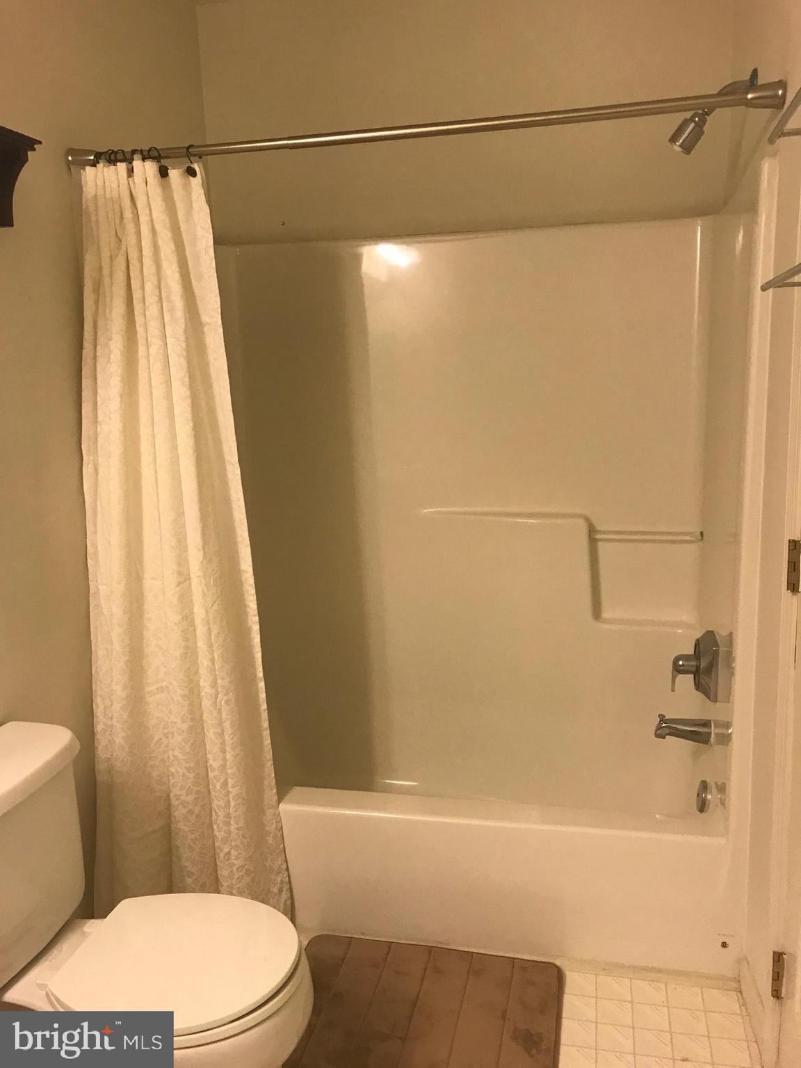 ELKTON - Residential Lease