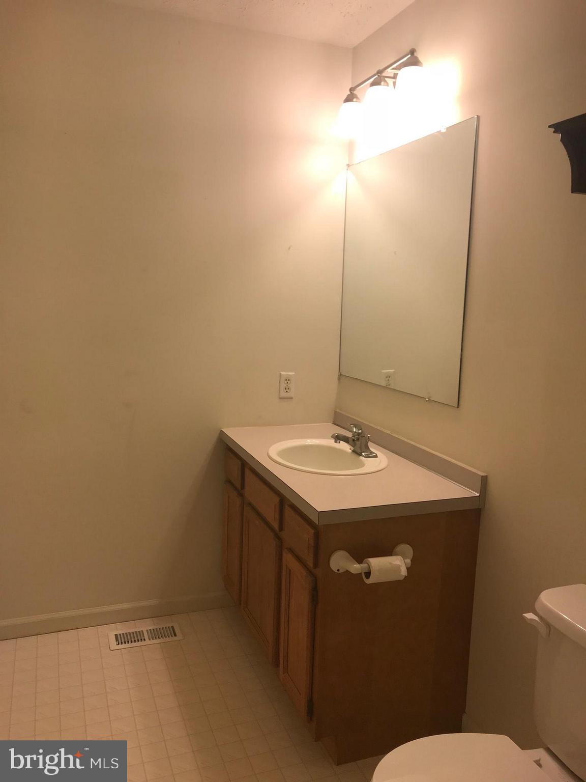 ELKTON - Residential Lease