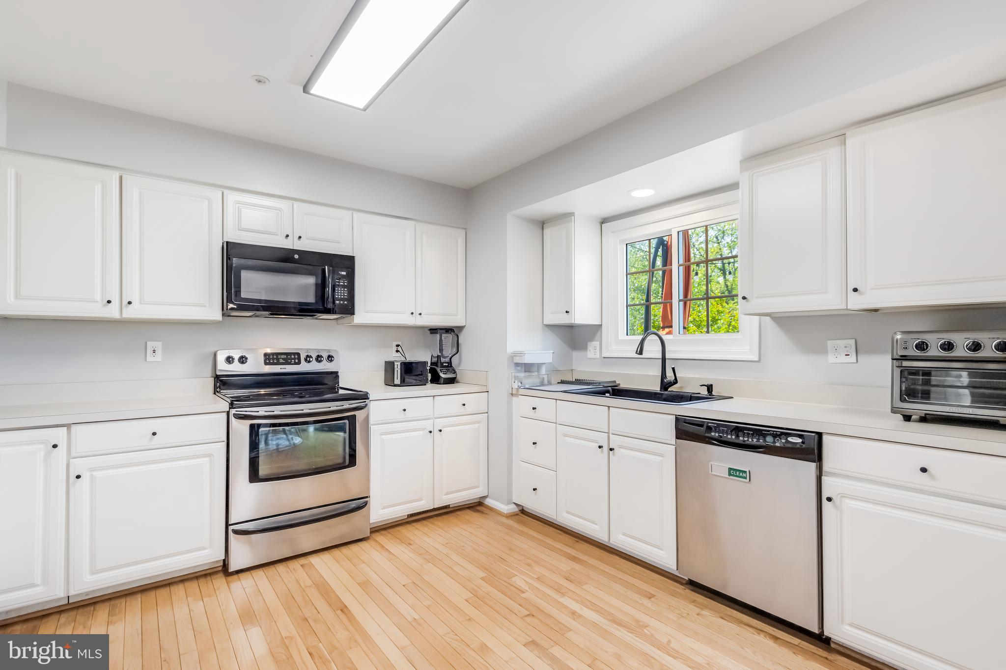 FAIRWAY HILLS - Residential