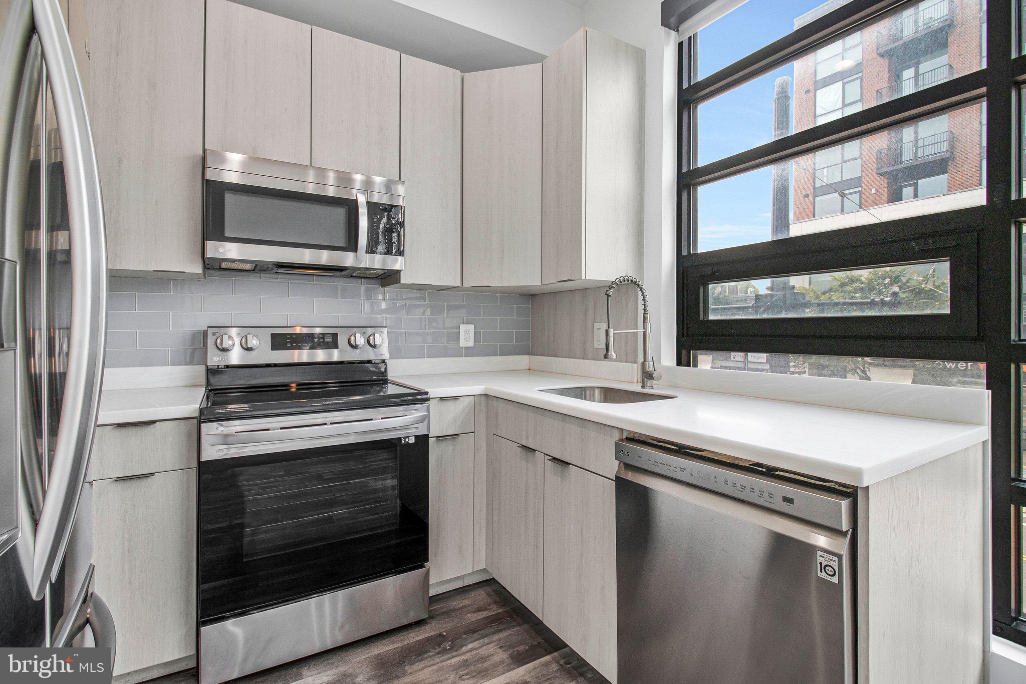 506 H STREET NE 202
