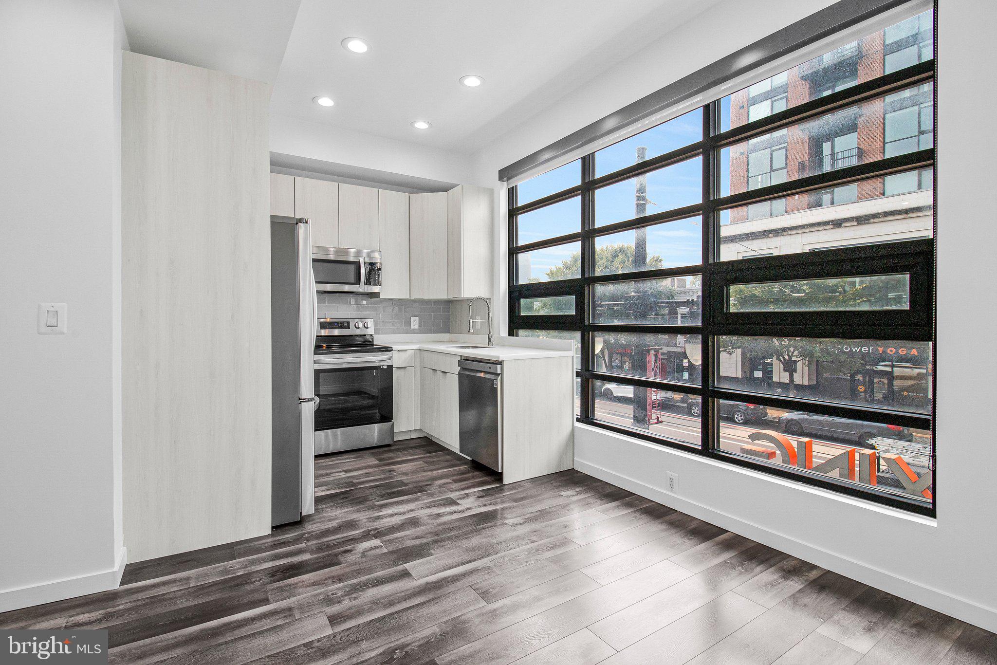 506 H STREET NE 202