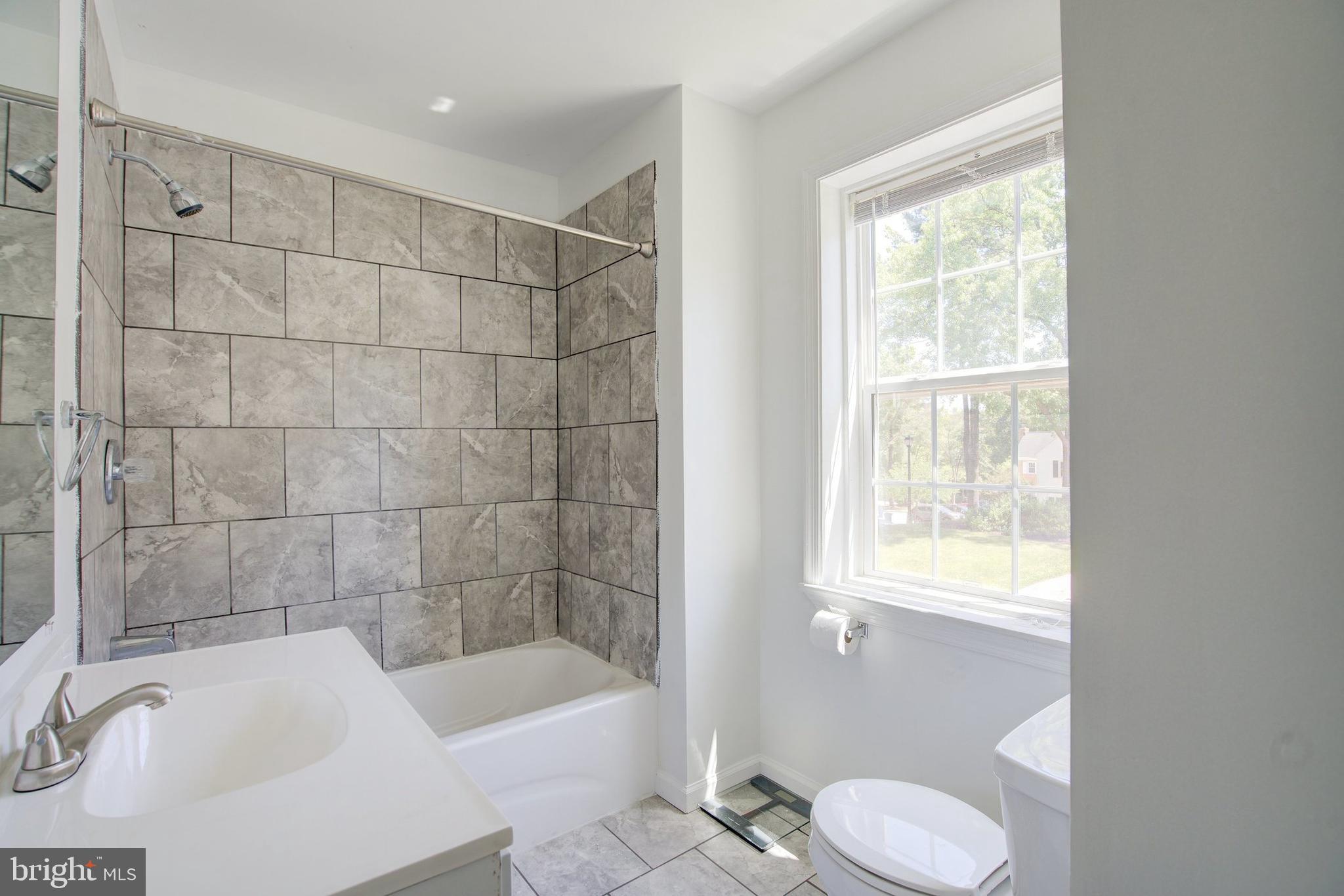 KING CHARLES COMMONS - Residential