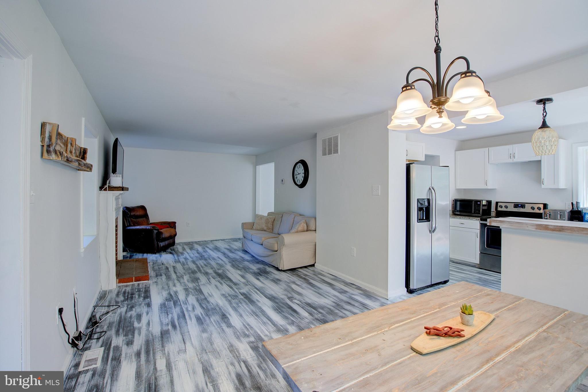 KING CHARLES COMMONS - Residential