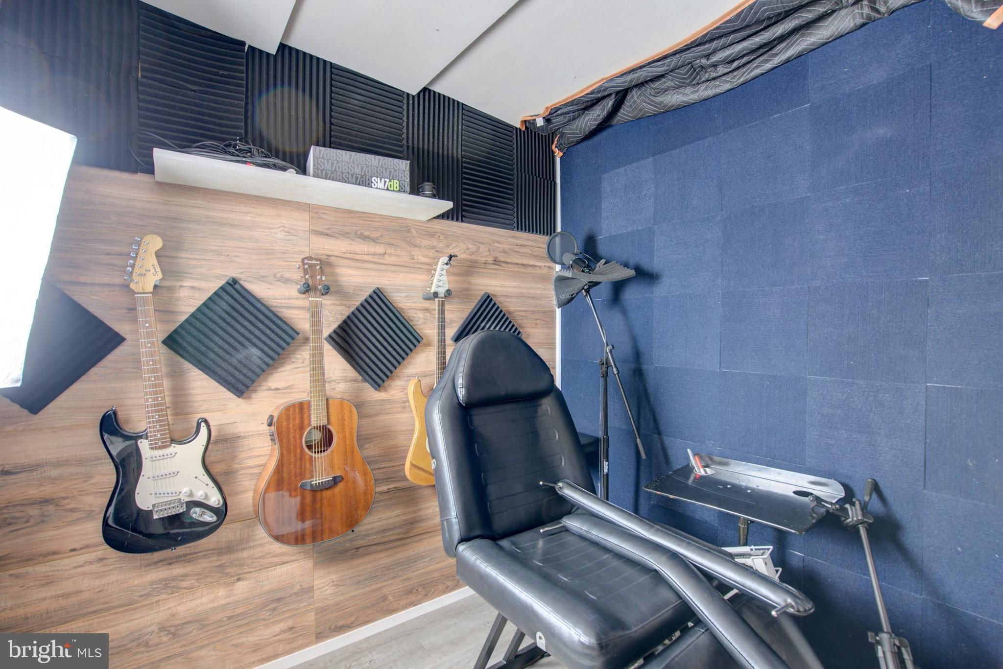 KING CHARLES COMMONS - Residential